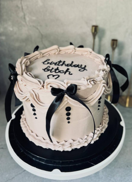 Retro Cake (Vintage Cake, Lambeth Cake)