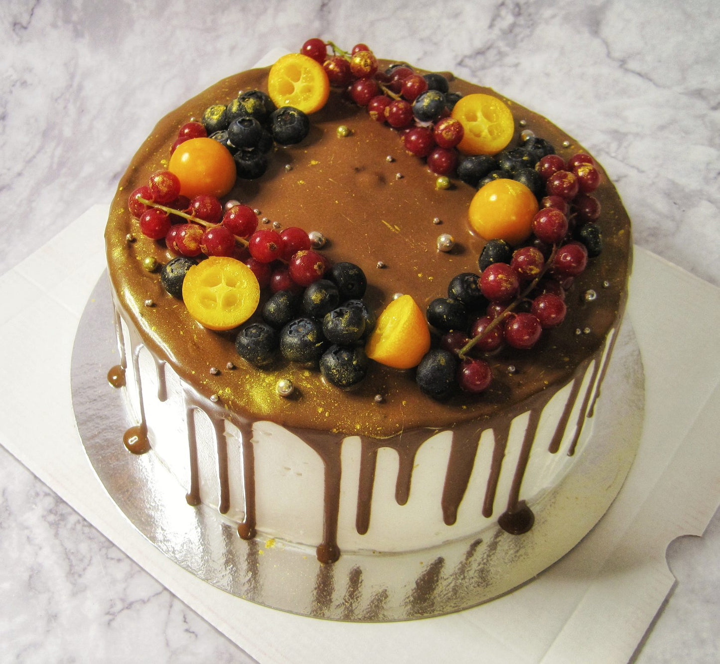 Caramel Berries Cake, Vegan